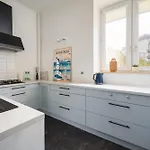 Apartment Plac Zbawiciela Stylish By Bookinghost