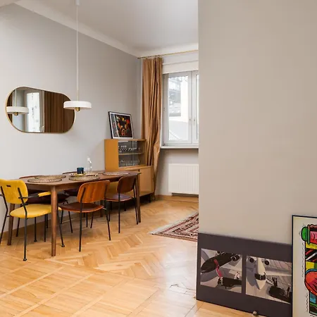 Apartment Plac Zbawiciela Stylish By Bookinghost