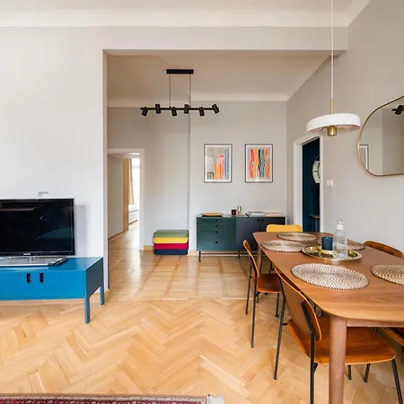 Apartment Plac Zbawiciela Stylish By Bookinghost